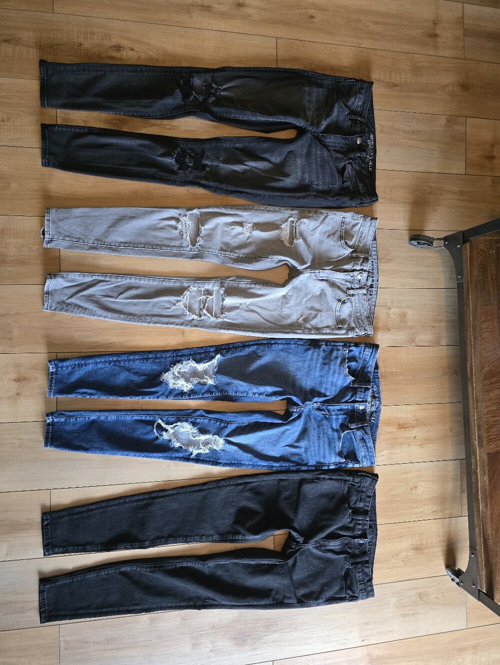 Bundle of 4 AE Stretch Skinny Jeans Sz 6